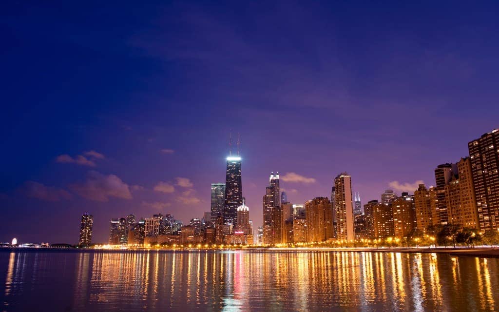 chicago-cruise-at-night-romantic-date-ideas-in-chicago-travelocity