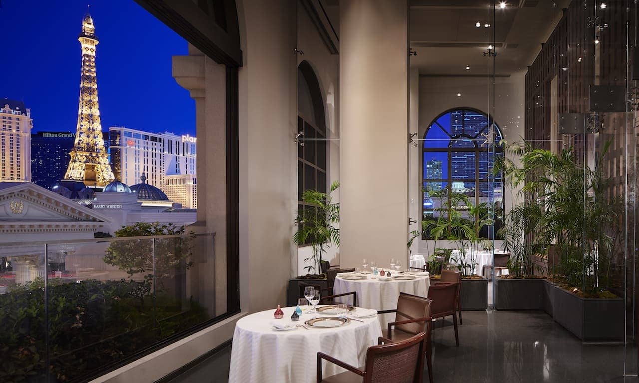 8 Ways to Woo Your Lover in Romantic Las Vegas