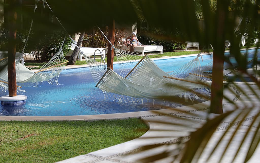 https://www.travelocity.com/Playa-Mujeres-Cancun-Hotels.0-n6085422-0.Travel-Guide-Filter-Hotels