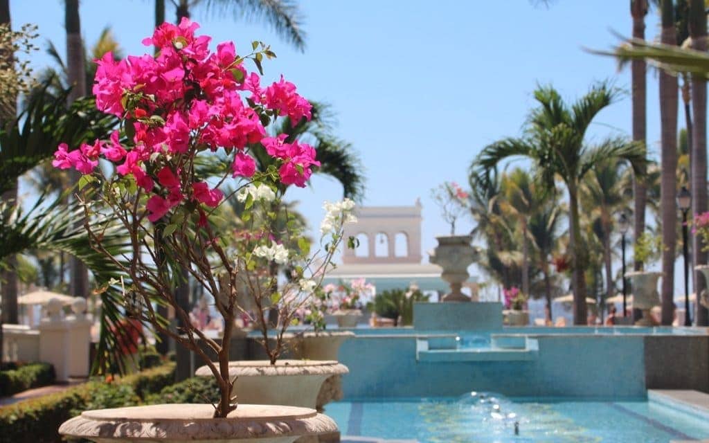 Come with PointsandTravel.com as she explores three flavors of Mexican hotels in Puerto Vallarta.