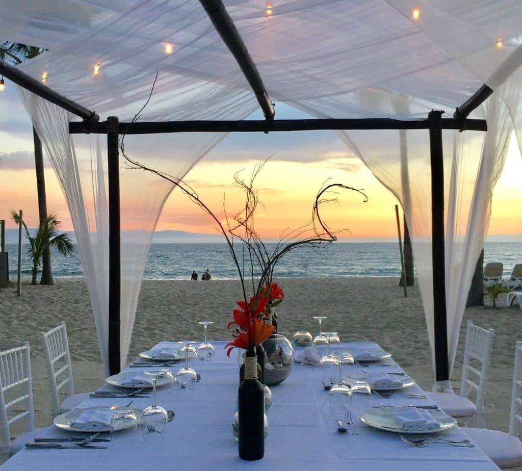 Come with PointsandTravel.com as she explores three flavors of Mexican hotels in Puerto Vallarta.