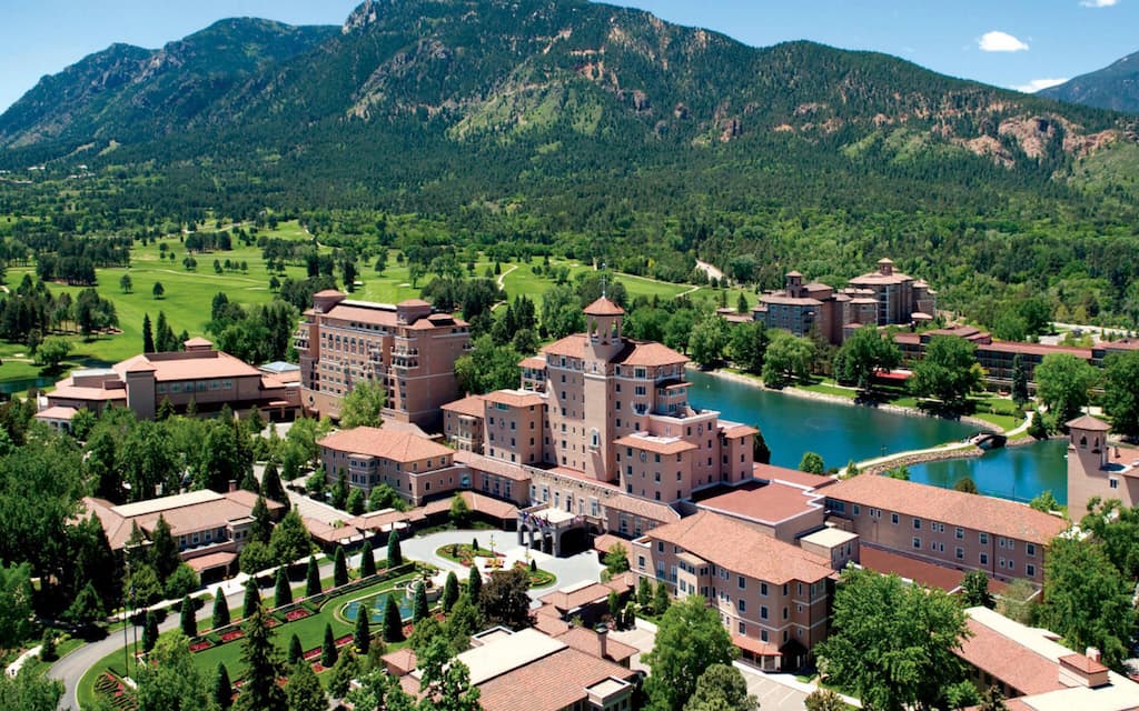 Broadmoor Hotel, Colorado Springs, Luxury