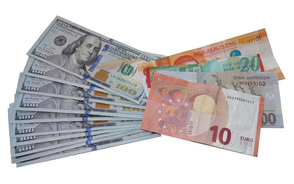 International travel tips currency exchange
