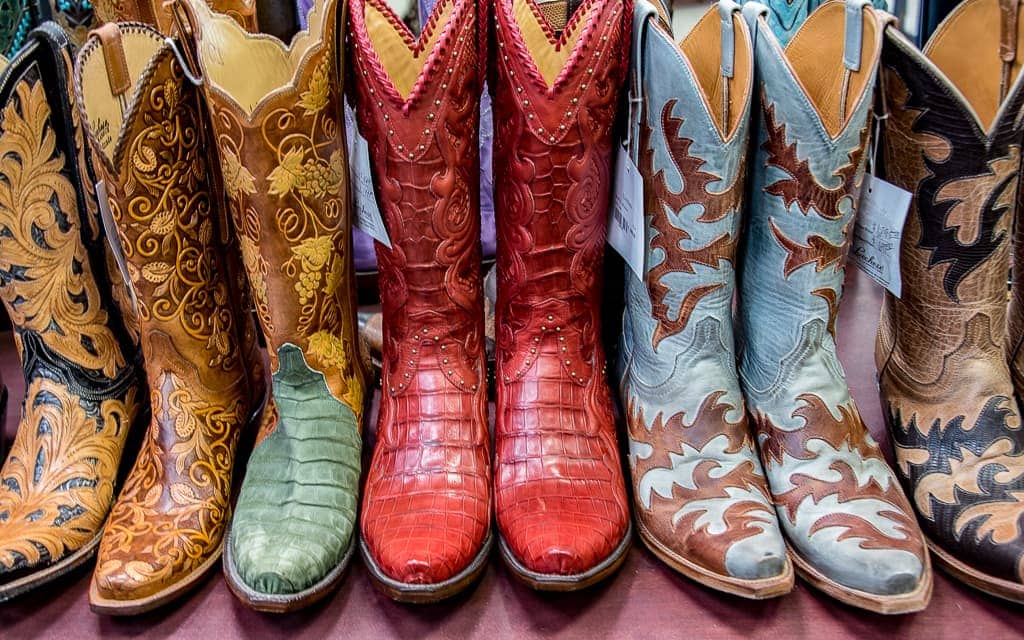 Come along with travel writer Dr. Cacinda Maloney of PointsandTravel.com as she shows us 7 things to do in Texas other than the Alamo!