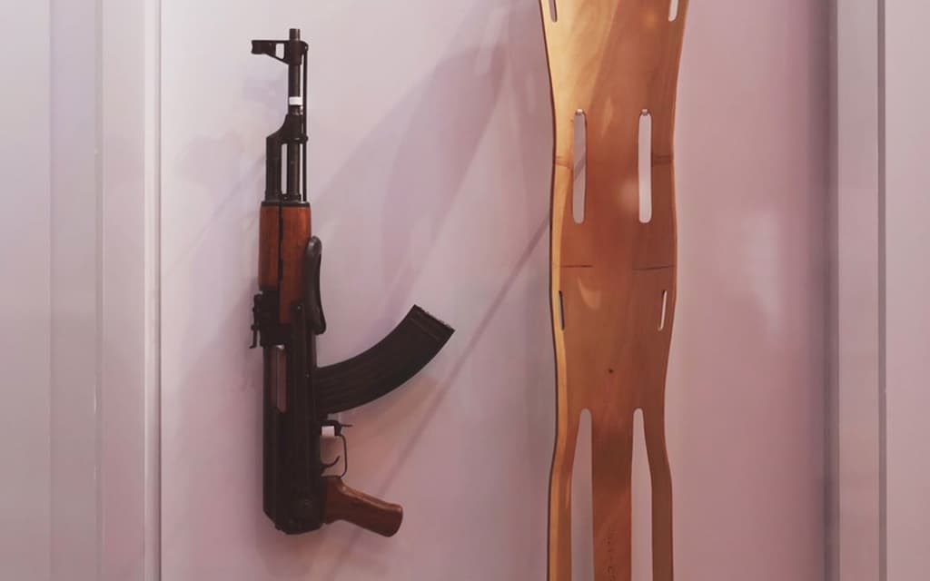AK and a Medical Splint
