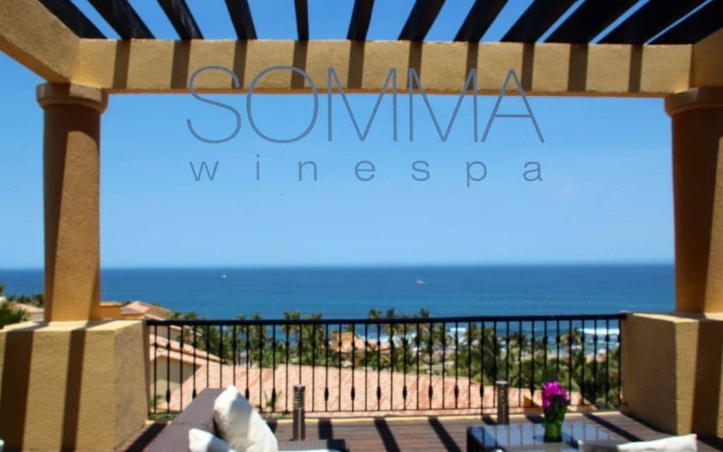 Come along with Dr. Cacinda Maloney of PointsandTravel as she explores Los Cabos, Mexico, and the Grand Fiesta Americana, a golf and spa beachfront resort.