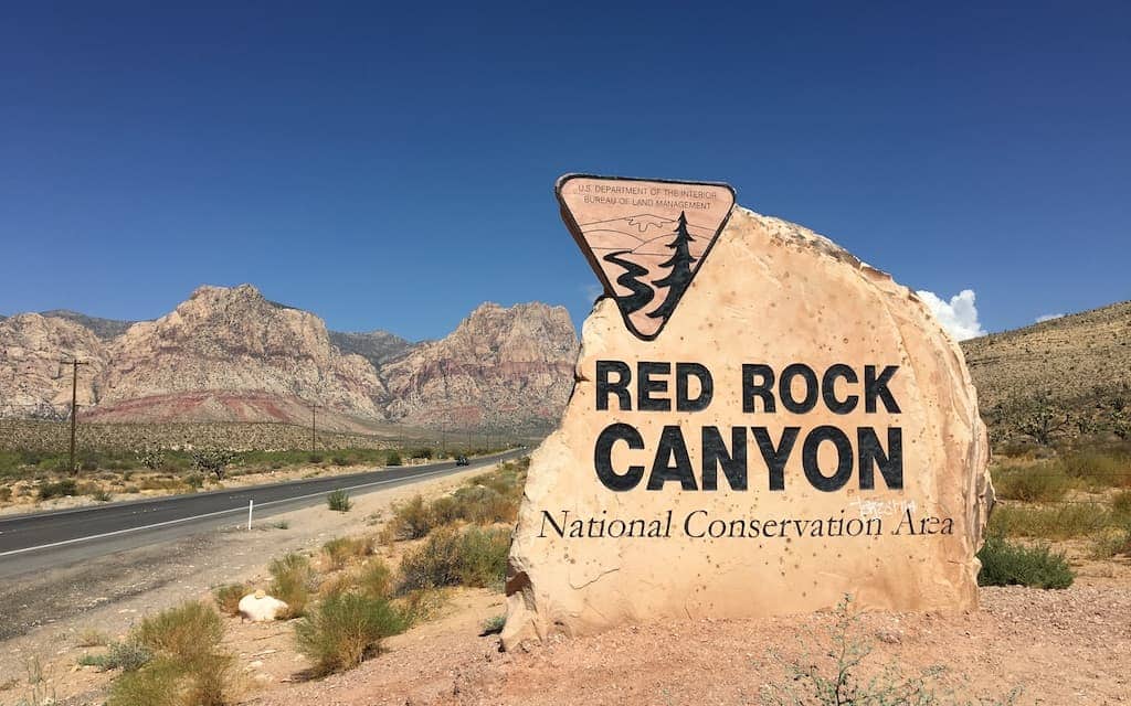 Red Rock Canyon nearby Las Vegas Road Trips - Photo by: Mike Shubic of MikesRoadTrip.com