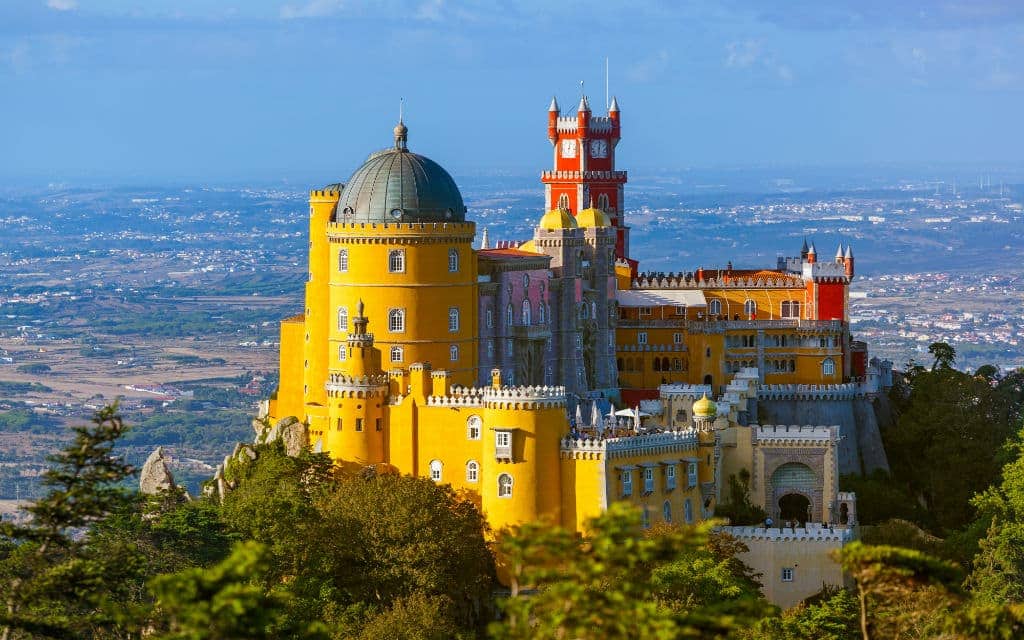 Where to Travel While the Dollar Is Strong