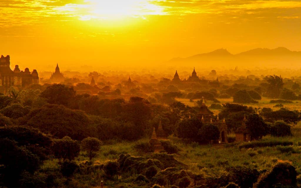 Breathtaking views: Sunrise in Bagan