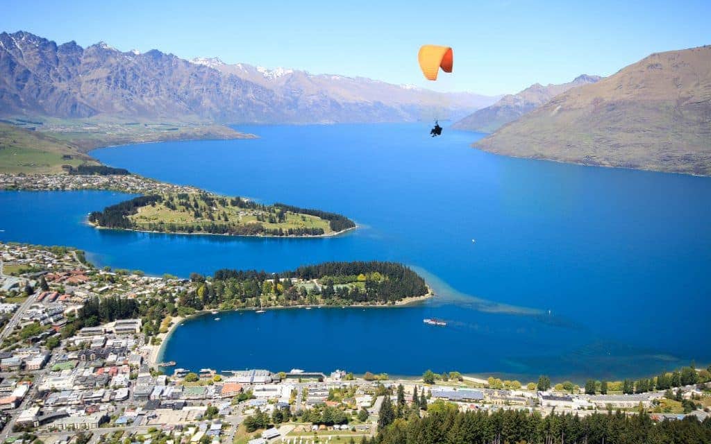 Paragliding in Queenstown