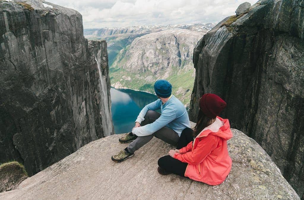 Anatomy of a Perfect Travel Companion: 5 Key Traits & 1 Danger Sign