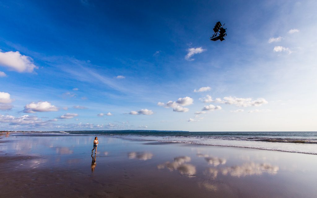 Amazing Bali: Flying a kite in Bali