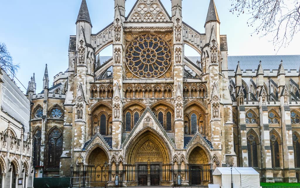 Essential UK Spots You Must Visit If You’re Obsessed with the Royal Family