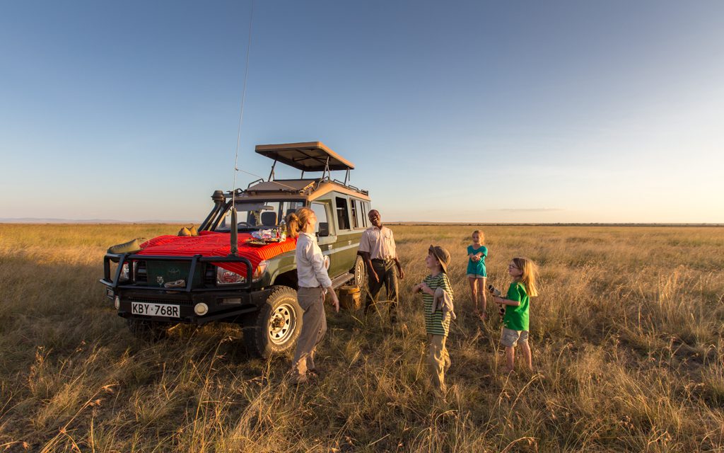 Safari tips - Having fun with our guide in Kenya's Masai Mara