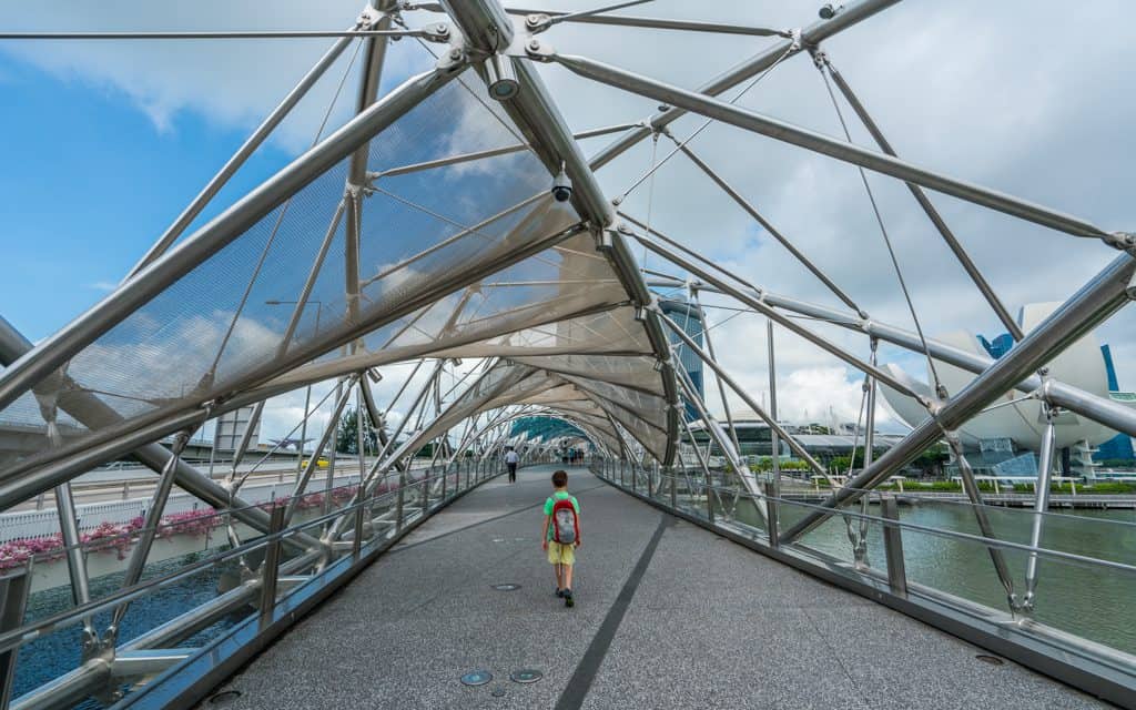 Singapore: Walking to Marina Bay Sands and the Gardens by the Bay