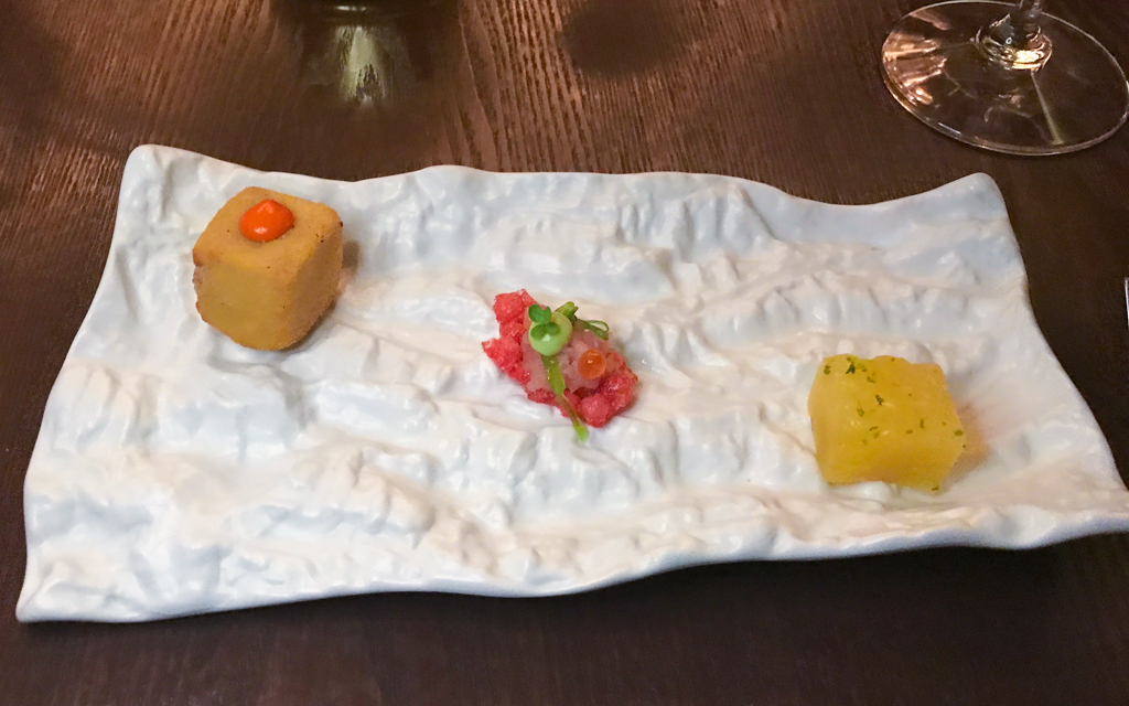 Everyone knows the west coast of Mexico is beautiful, but did you also know Cabo restaurants offer some of the best food in the world? This resort city boasting turquoise seas and white sand beaches is actually a gastronomic mecca, with incredibly fresh seafood and creative local ingredients.