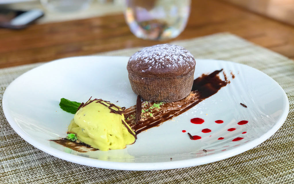 Everyone knows the west coast of Mexico is beautiful, but did you also know Cabo restaurants offer some of the best food in the world? This resort city boasting turquoise seas and white sand beaches is actually a gastronomic mecca, with incredibly fresh seafood and creative local ingredients.