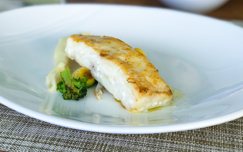 Everyone knows the west coast of Mexico is beautiful, but did you also know Cabo restaurants offer some of the best food in the world? This resort city boasting turquoise seas and white sand beaches is actually a gastronomic mecca, with incredibly fresh seafood and creative local ingredients.