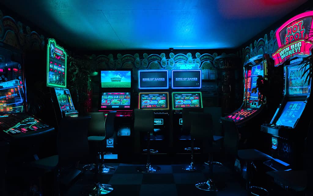 Arcade bar
