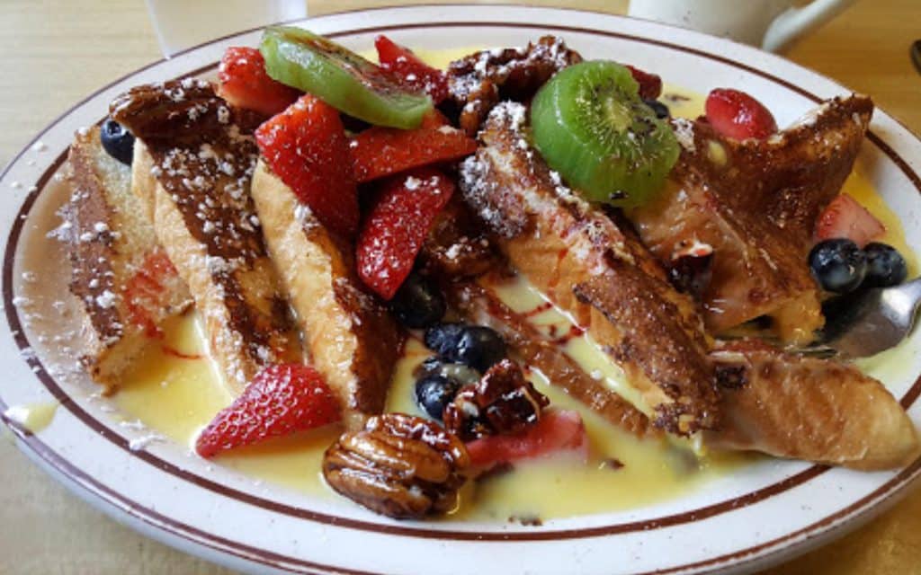 french toast at modern diner