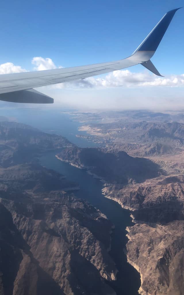 Seeing mountain from airplanes