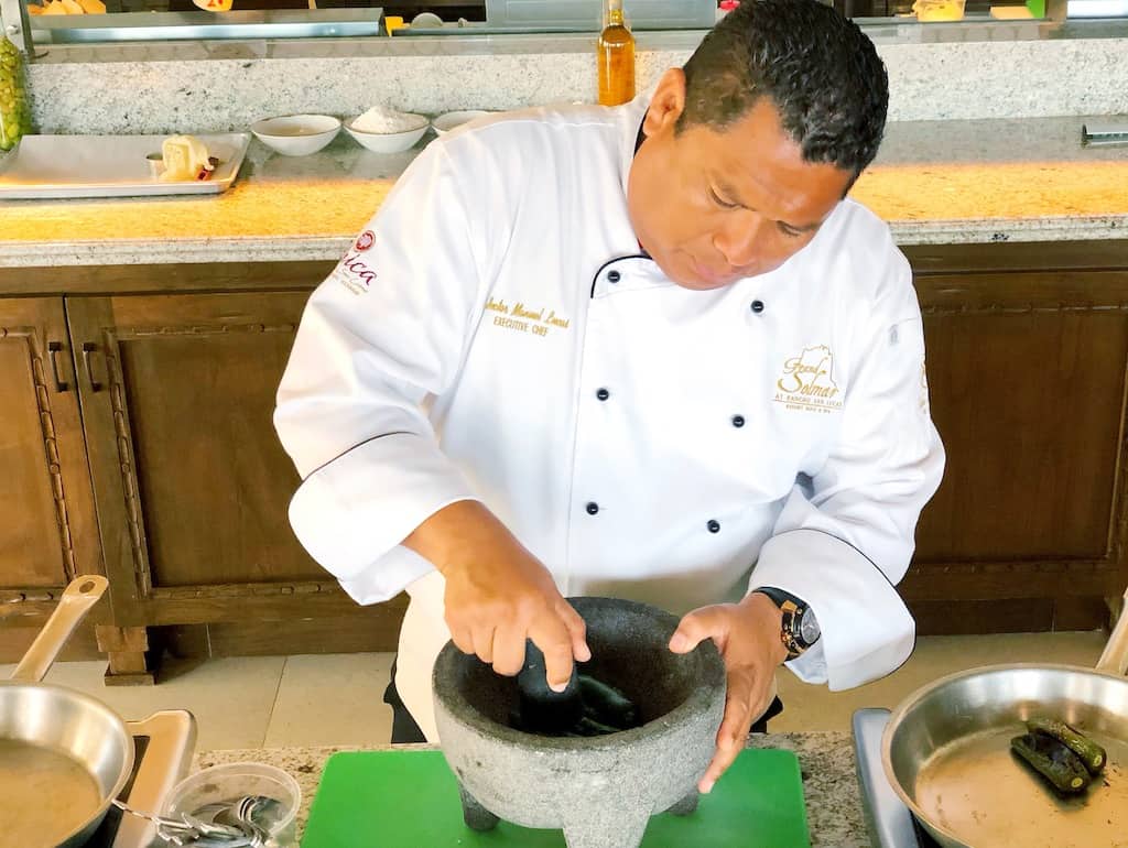 Chef Hector Lucas making fresh salsa | photo credit: Pattie Cordova