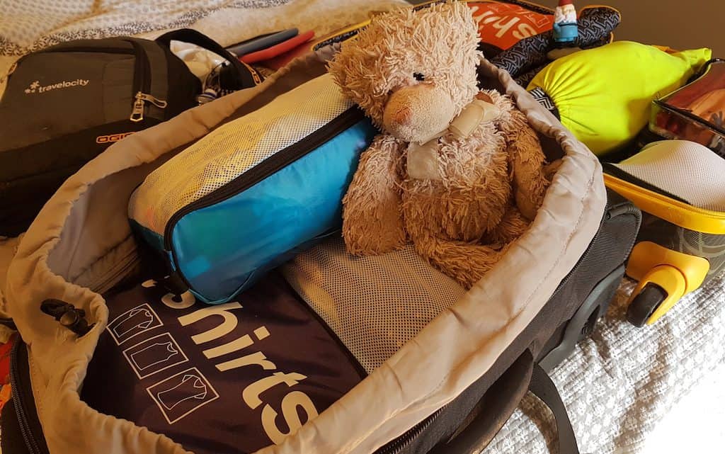 Top 5 Things To Pack In Your Carry On: Carry on