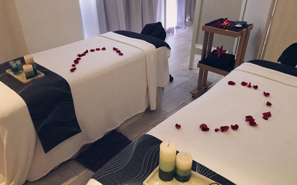 Couples massage
