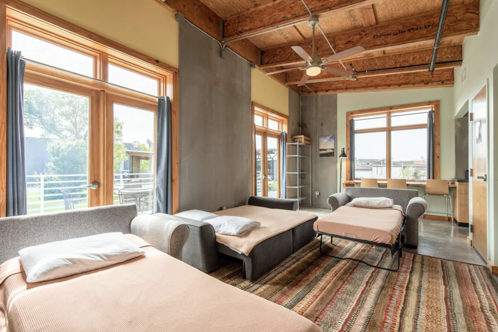 Crash Pad, Chattanooga
